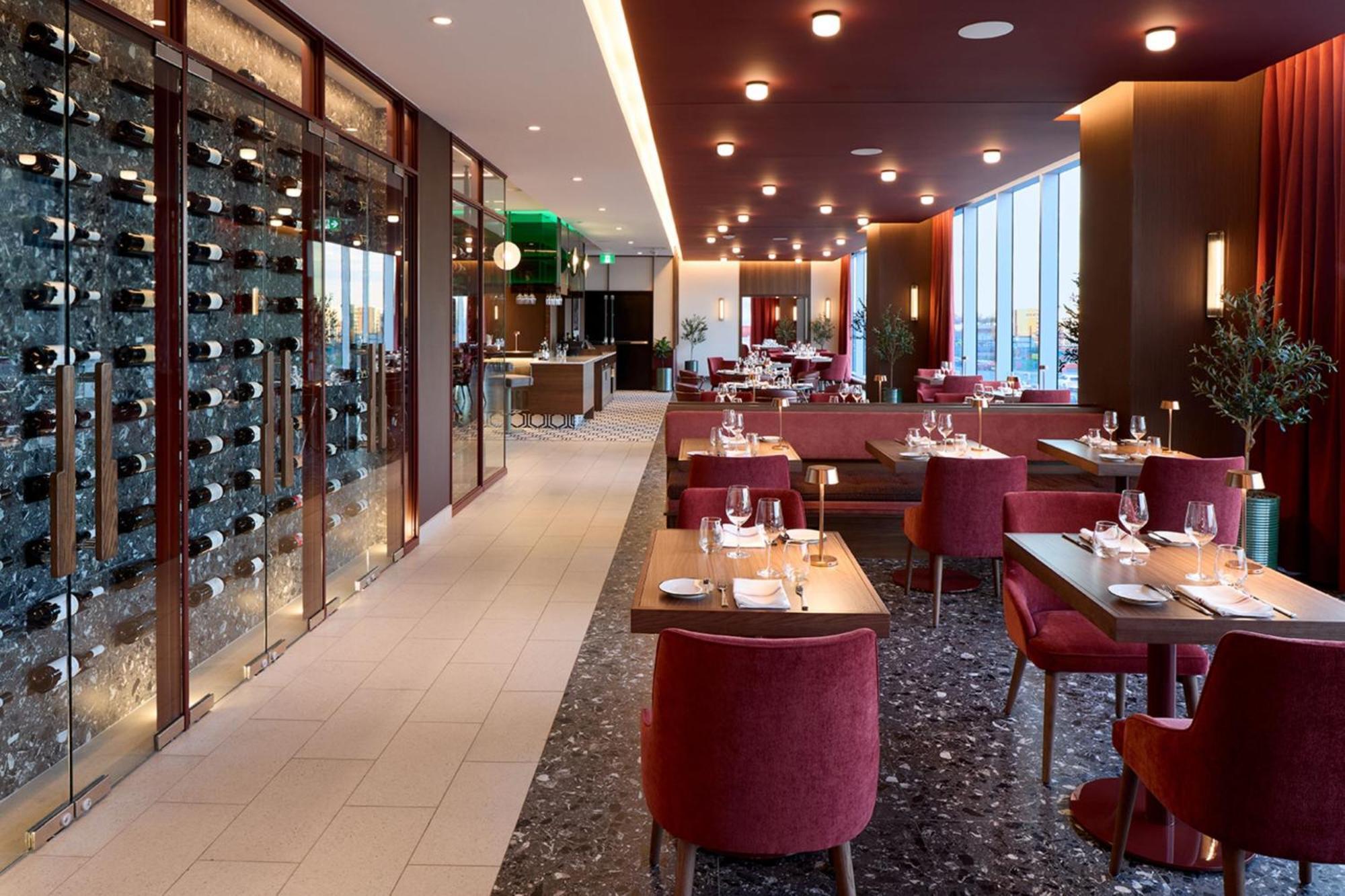 Courtyard By Marriott Montreal Laval Hotell Exteriör bild