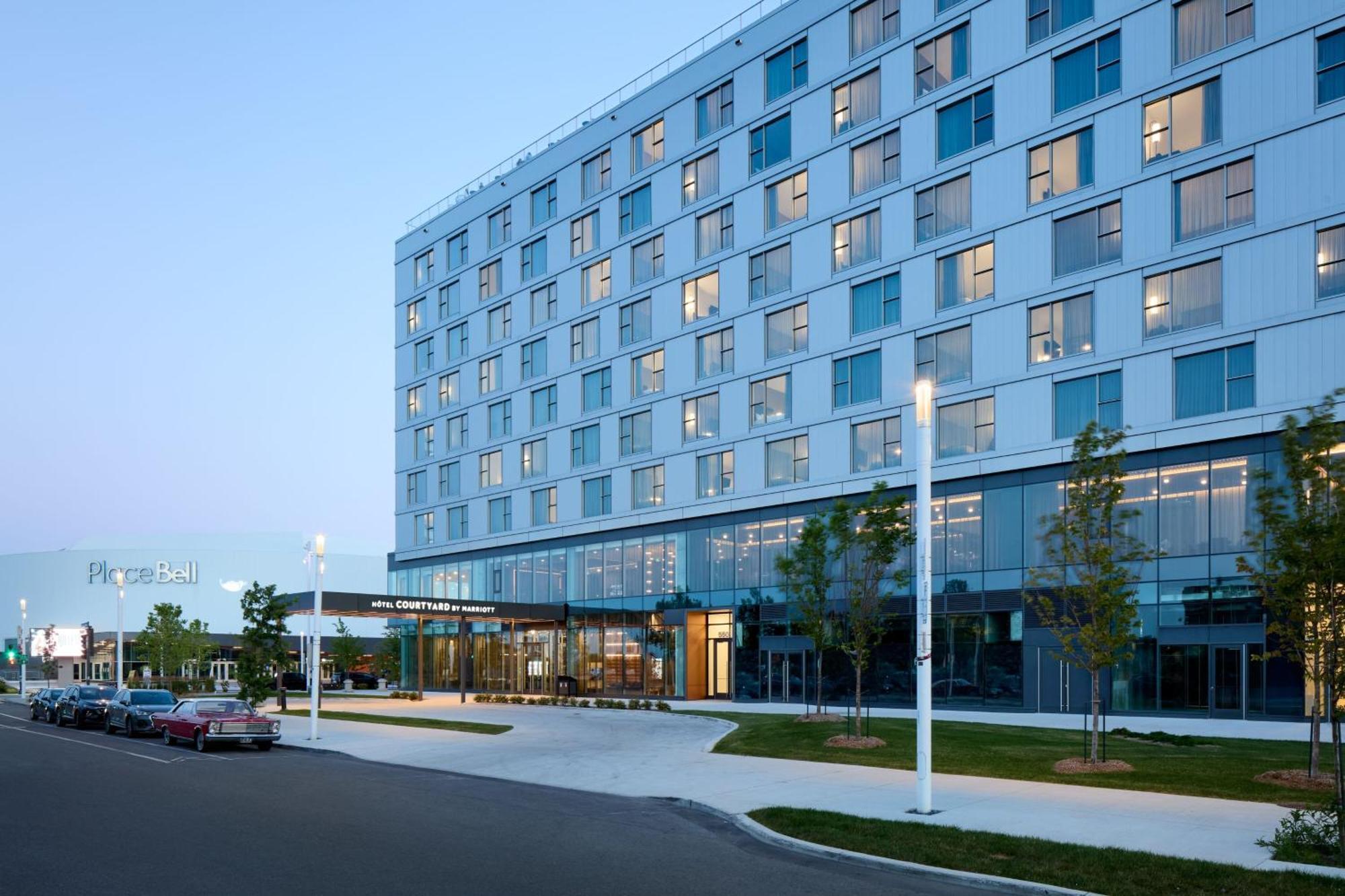 Courtyard By Marriott Montreal Laval Hotell Exteriör bild
