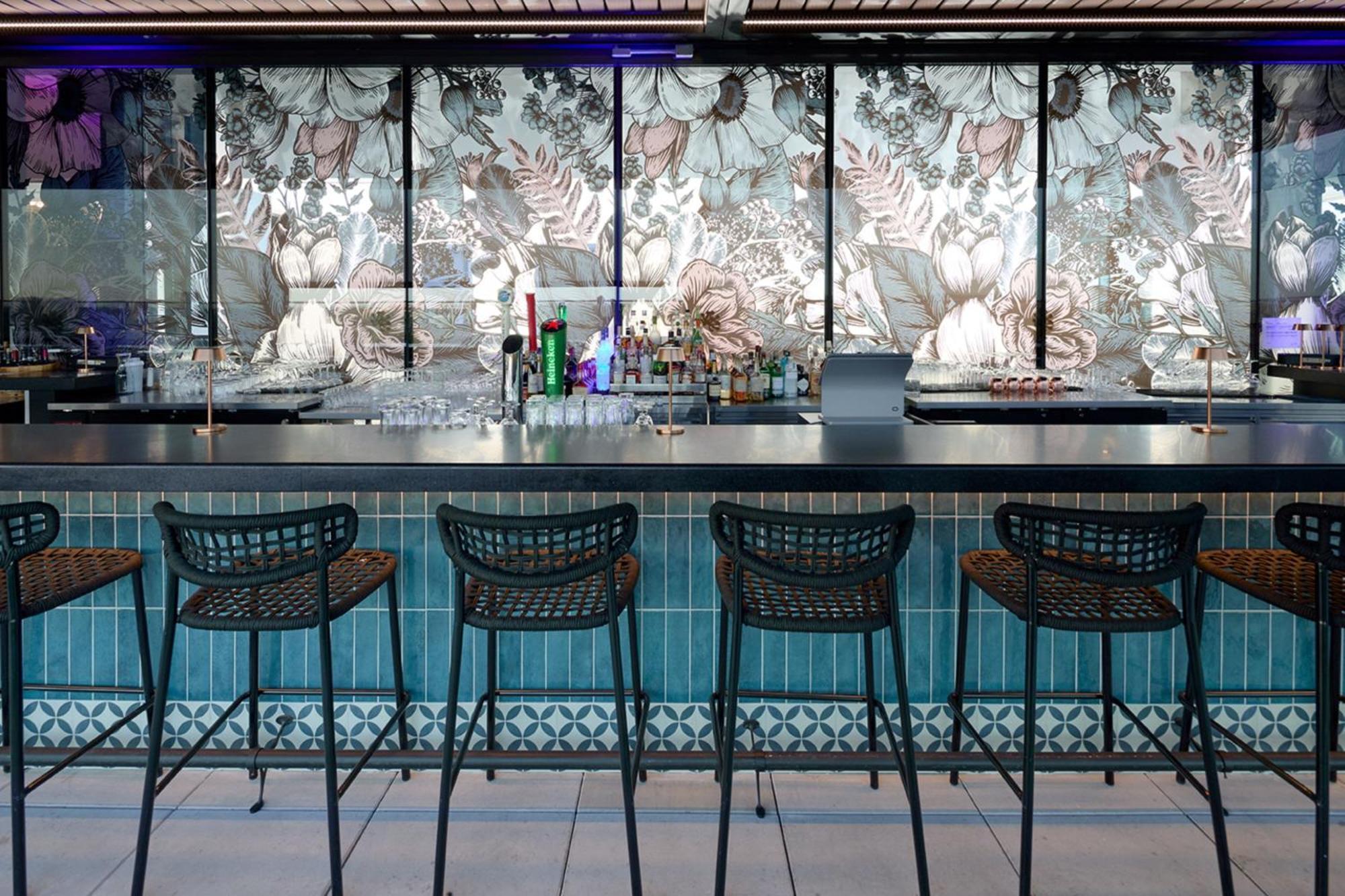Courtyard By Marriott Montreal Laval Hotell Exteriör bild